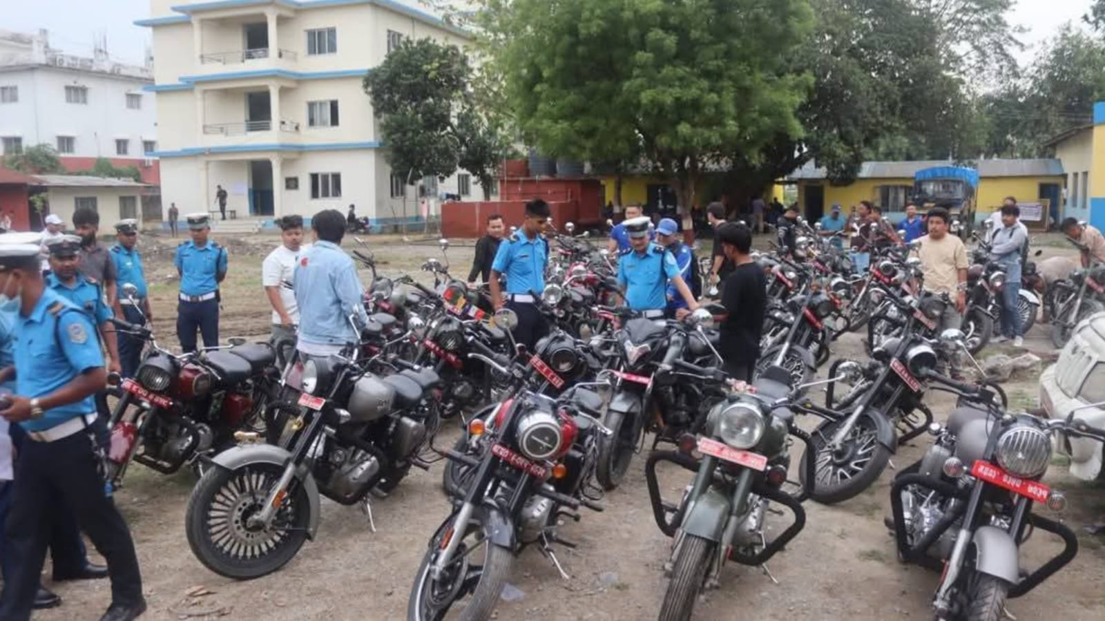 मोडिफाई गरेर चलाइएका ४३ मोटरसाइकल ट्राफिक प्रहरीको नियन्त्रणमा