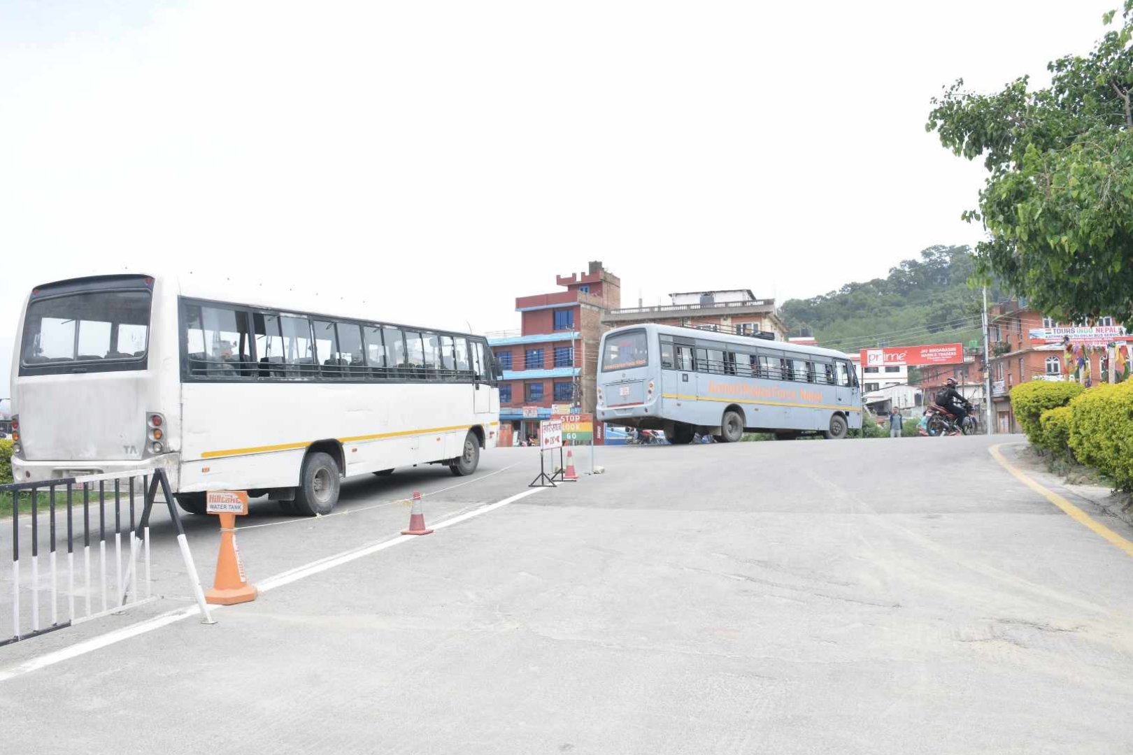 यातायात बन्दलाई मध्यनजर गर्दै उपत्यकामा सशस्त्र प्रहरीले सन्चालन गर्‍यो नि:शुल्क बस सेवा