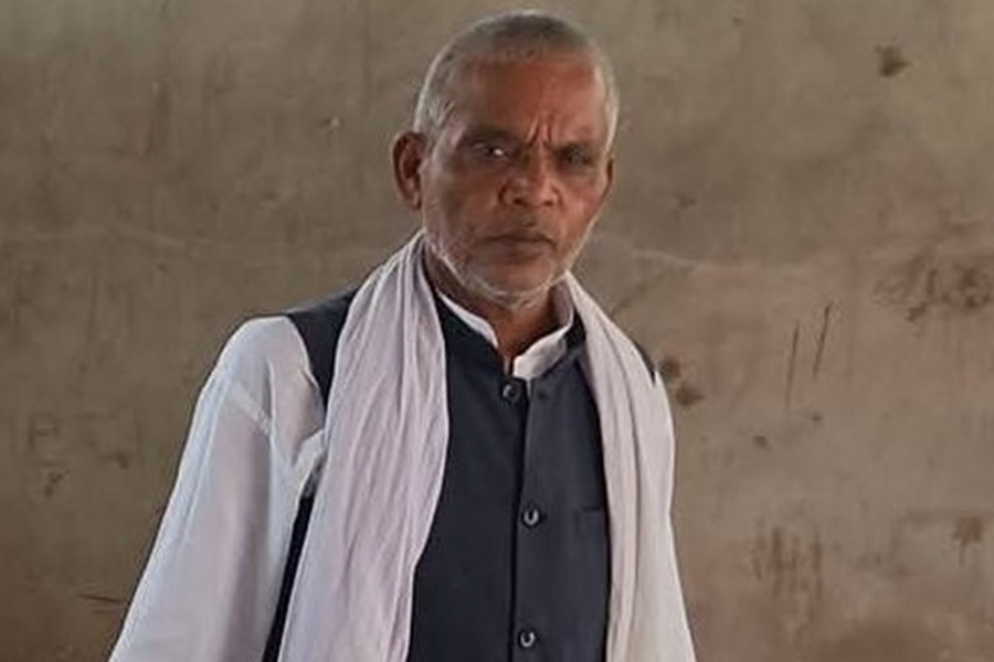 कल्याणपुरका मेयर रामपुकार १ लाख रुपैयाँ घुससहित पक्राउ