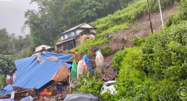 अपडेट: पहिरोले घर पुर्दा बेपत्ता भएका श्रीमान्‌को शव भेटियो, श्रीमती अझै बेपत्ता