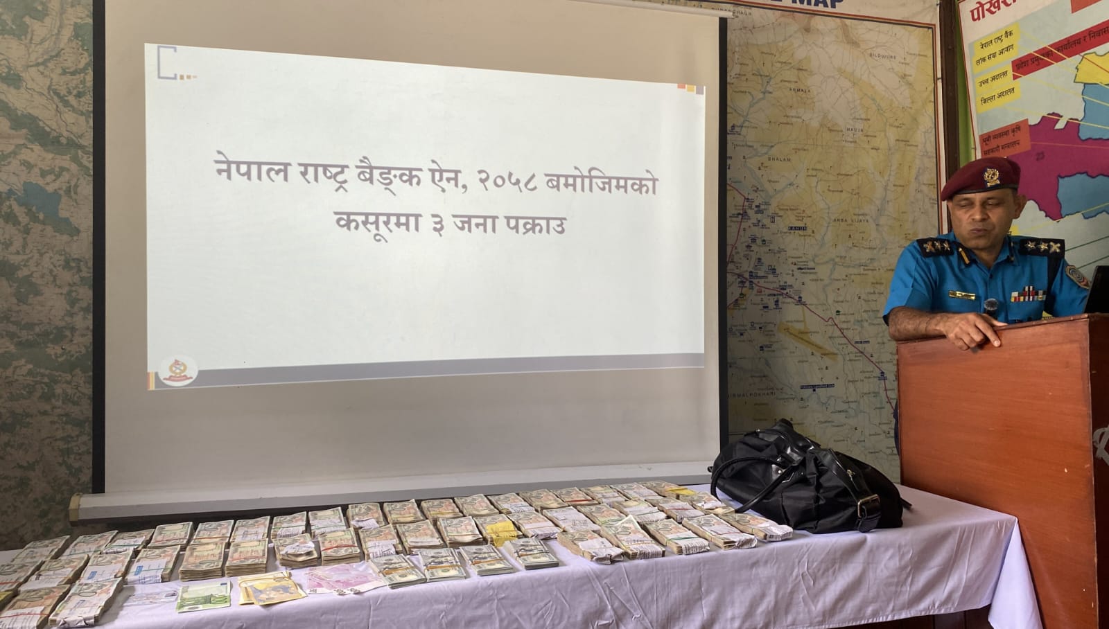 पौने ७६ लाख रुपैयाँ नगदसहित तीन जना हुण्डी कारोबारी पक्राउ