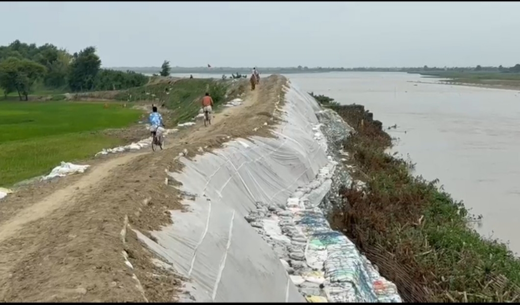 विपद् सुरक्षा: राप्ती नदीमा आपतकालीन तटबन्ध निर्माण भएपछि राहत