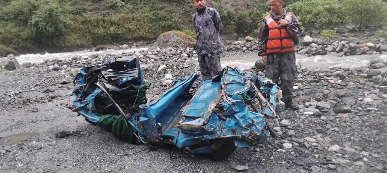 दार्चुला दुर्घटनामा वेपत्ता भएका यात्रुहरु मध्ये २ जनाको शव फेला