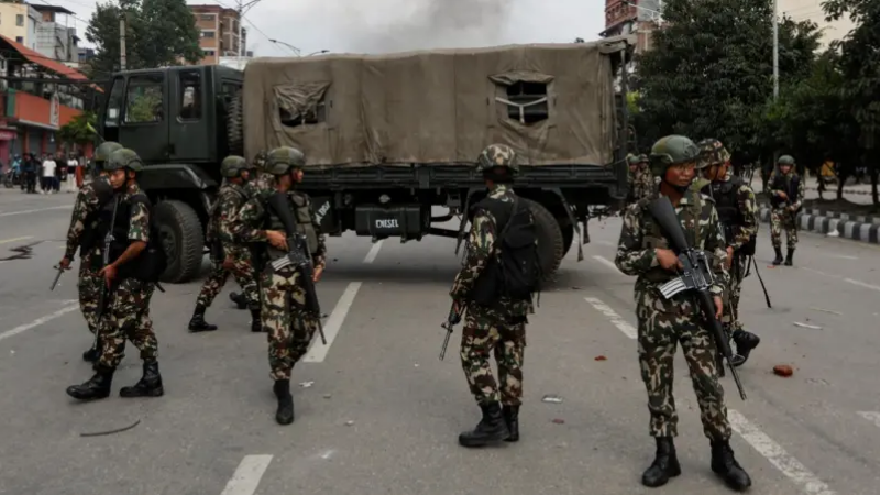 काठमाडौंमा कर्फ्यू हट्यो