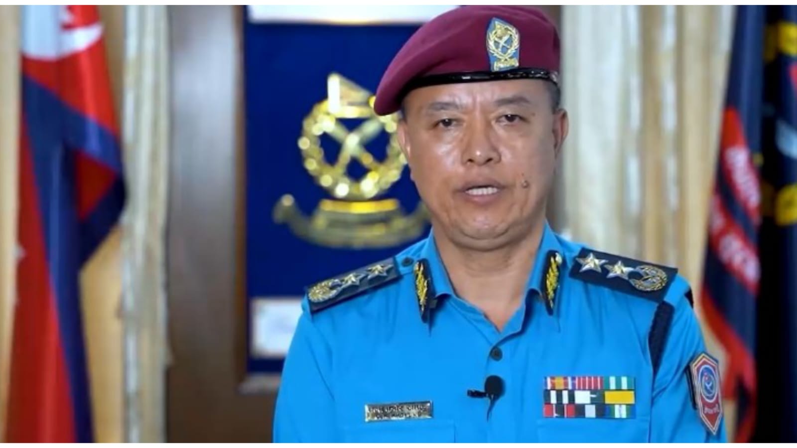 सुरक्षा चुनौतीको डटेर सामना गर्न प्रहरी कर्मचारीलाई आईजीपी खापुङको निर्देशन