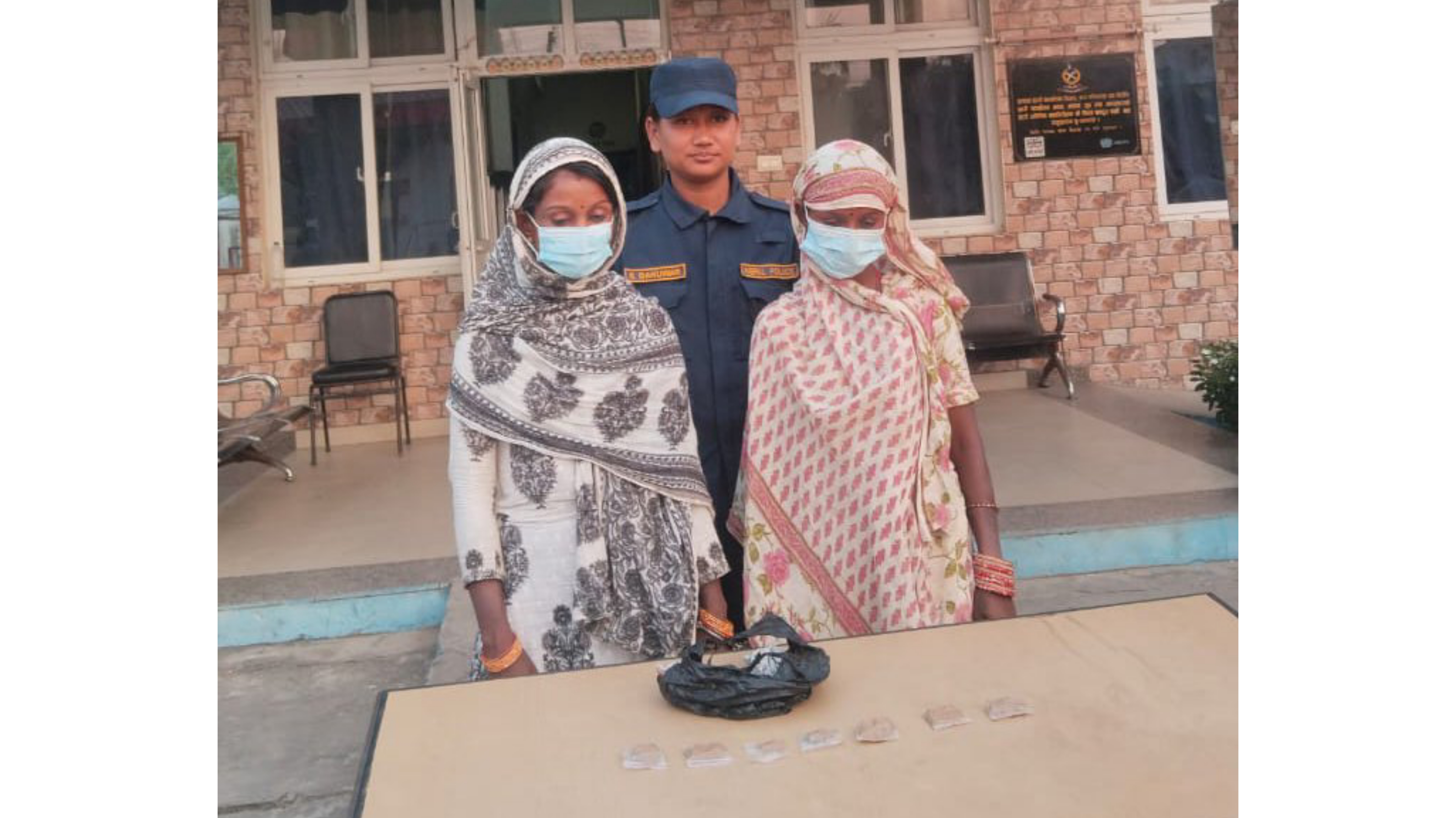 ४४ ग्राम बढी ब्राउन सुगरसहित देवी र पूजा प्रहरीको नियन्त्रणमा