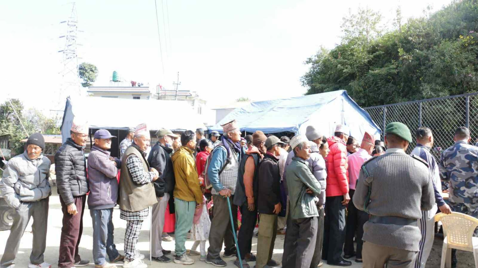 स्वास्थ्य सुरक्षा: एपीएफको निःशुल्क शिविर,२४५ स्थानीयलाई विशेषज्ञ सेवा