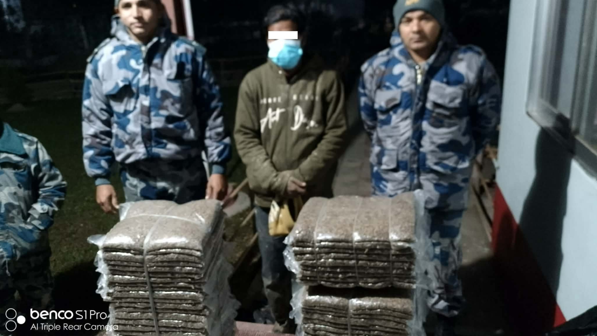 भुटाहाबाट ५१ किलो गाँजासहित एकजना तस्कर सशस्त्र प्रहरीको नियन्त्रणमा