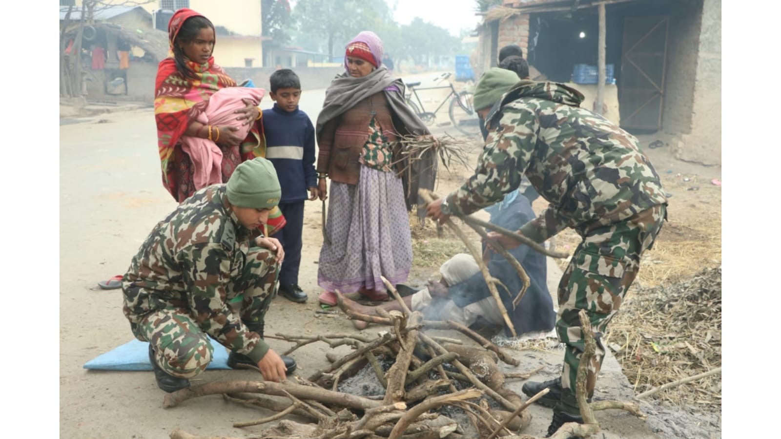 बाँकेमा चिसो कहर: हुस्सु–शीतलहरले जनजीवन प्रभावित, दाउरा र कम्बल वितरण तीव्र