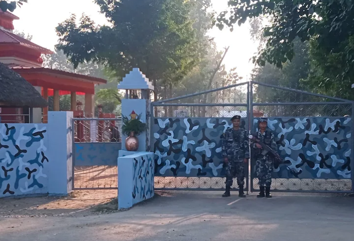 बर्दियाबाट ८० लाख रुपैयाँको अवैध सामग्रीसहित २५ लागुऔषध कारोबारी सशस्त्र प्रहरीको नियन्त्रणमा