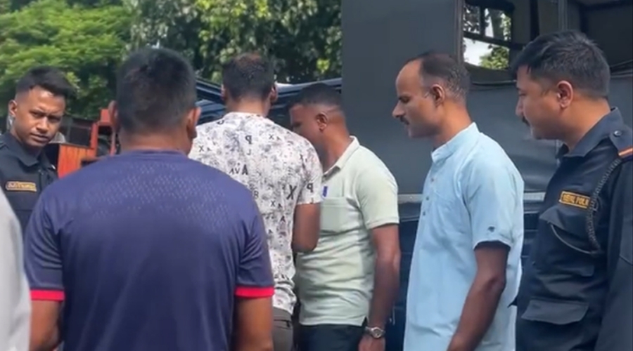 नेपाली नागरिक समात्न नेपाल छिरेका दुई भारतीय प्रहरी आफैं नेपाल प्रहरीको नियन्त्रणमा
