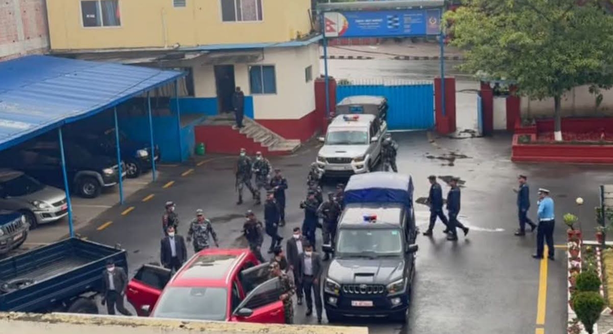 एकाबिहानै गृहमन्त्री पुगे ललितपुर प्रहरी परिसर