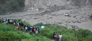 रसुवामा भयानक बाढी: १८ जना सम्पर्कविहीन