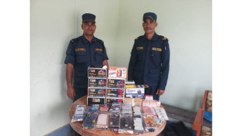 तस्करी गरेर ल्याइएको २ लाख ७१ हजारको विद्युतीय सामग्री सुर्खेत प्रहरीको नियन्त्रणमा