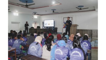 बर्दियामा प्रहरीले दियो विद्यार्थीलाई लागुऔषधसम्बन्धी सचेतना