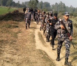 निर्वाचन सुरक्षा: संयुक्त सुरक्षा गस्ती (फोटोफिचर)