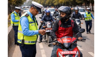 ट्राफिक प्रहरीको विशेष चेकिङ: १७५ राइड सेयरिङ चालक कारबाहीमा