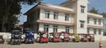 बर्दियाबाट भन्सार छलीको ४५ क्विन्टल तोरी बोकेका ९ वटा अटो नियन्त्रणमा,९ जना पक्राउ