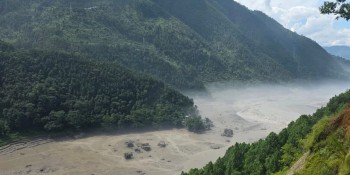 रसुवाको बाढीपछि ३८४ पर्यटक सम्पर्कविहीन, २९१ जना विदेशी