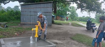 आमाको स्मृतिमा सीमावर्ती क्षेत्रमा धारा, सुरक्षाकर्मीसम्मलाई खानेपानी