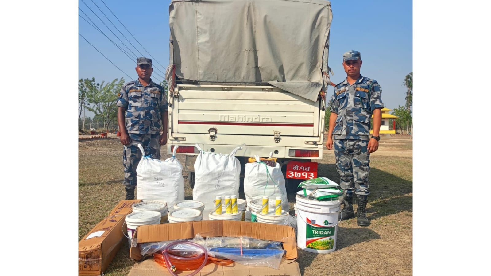 बाँकेको सीमामा सशस्त्र प्रहरीको कडा निगरानी: झण्डै १६ लाखको अवैध सामान बरामद