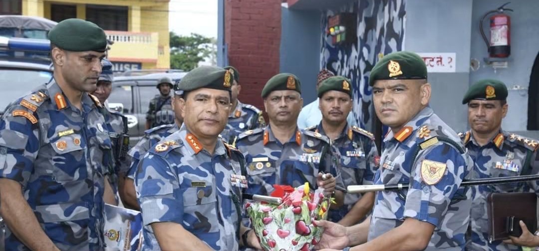 कैलालीका सीमा नाका अनुगमनमा आईजीपी पौडेल, कमाण्डरलाई प्रभावकारी कार्यसम्पादनको निर्देशन