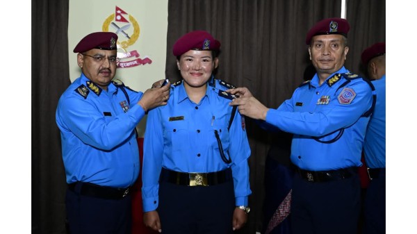सगरमाथा आरोही सई कुन्जाङलाई दर्ज्यानी चिन्ह प्रदान