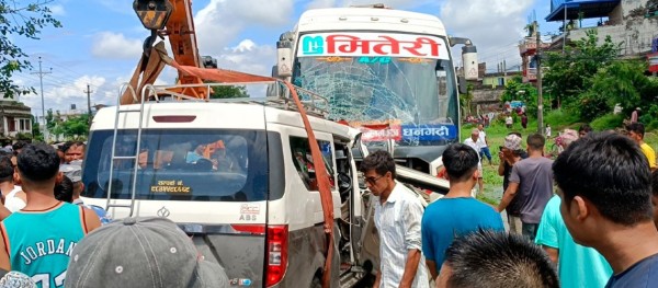 चितवनको भण्डारा नजिक भयानक दुर्घटना,७ जनाको मृत्यु,२४ घाइते