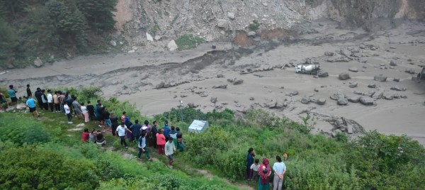 रसुवामा भयानक बाढी: १८ जना सम्पर्कविहीन