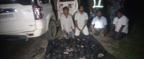 स्कार्पियोमा ल्याइएको ठुलो परिमाणमा प्रतिवन्धित औषधिसहित ४ भारतीय नागरिक सशस्त्र प्रहरीको नियन्त्रणमा