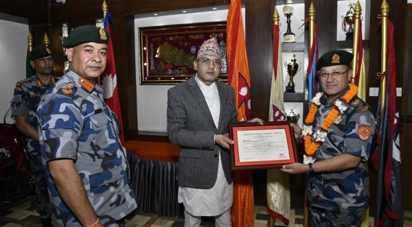 सशस्त्र प्रहरी प्रबक्ता डीआईजी कालिदासको विदाई,३० वर्ष सेवा गरेर गए घर