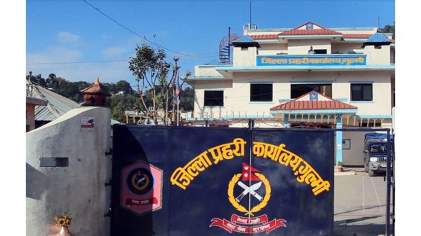 हँसियाले हानेर छोराले गरे आफ्नै बाबुको हत्या, आमा गम्भीर घाइते