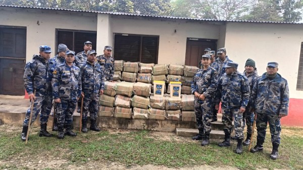 भारतबाट ल्याइएको साढे १३ लाख रुपैयाँ बढीको अवैध काजु सशस्त्र प्रहरीको नियन्त्रणमा