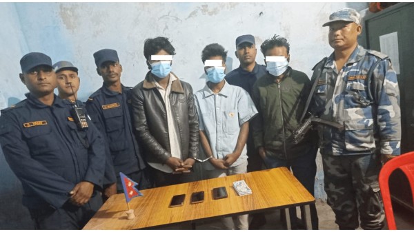 भारतबाट ल्याइदै गरेको सवा १ लाख बढी नक्कली नोटसहित ३ युवक सशस्त्रको नियन्त्रणमा
