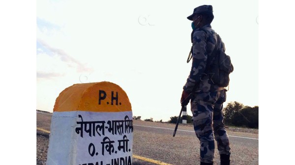 सशस्त्र प्रहरीको नियन्त्रणमा साढे १३ करोड बढीको अवैध सामग्री, ३० किलो चरेश पनि बरामद