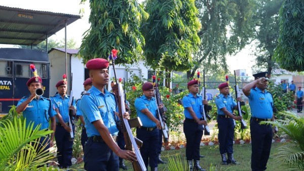 प्रहरी प्रधान कार्यालयले भन्यो- तोकिएको दरबन्दीमा हाजिर भएपछि मात्र दर्ज्यानी चिन्ह