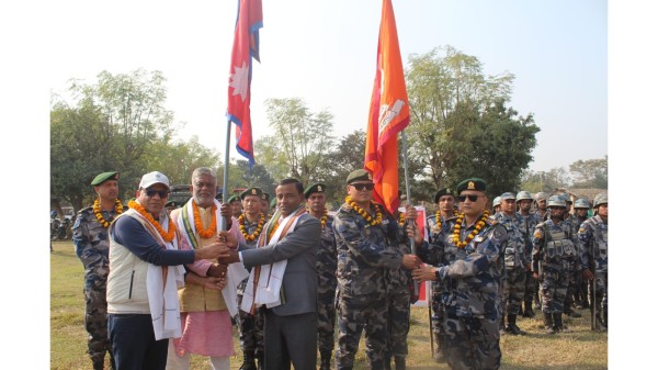 नेपाल-भारत सीमामा एसपी केसीको कमाण्डमा बारा सशस्त्र प्रहरीको झण्डा मार्च पास