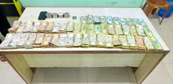 नगद १२ लाख ८१ र खैरो हेरोइनसहित ३० वर्षीय युवक प्रहरीको नियन्त्रणमा