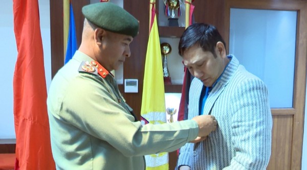 बाँकेका सीडीओ दिलकुमार तामाङ आईजी एपीएफ कमेन्डेसनबाट सम्मानित