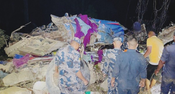 दाउन्नेमा भयानक दुर्घटना:३ जनाको मृत्युु, १५ जना घाइते