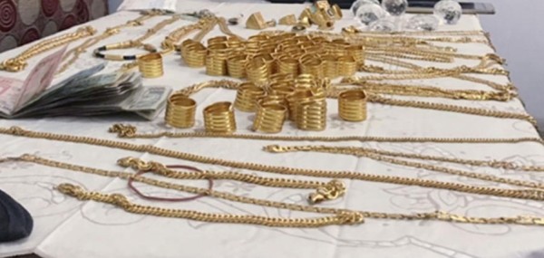 त्रिभुवन अन्तर्राष्ट्रिय विमानस्थलबाट सुनका विभिन्न गहनासहित एक महिला पक्राउ