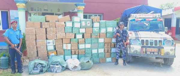 नवलपरासीमा सशस्त्र–प्रहरीको अपरेसन: भारतबाट ल्याइएका १ करोड १४ लाख बढीका मोबाइल पार्टस् बरामद, गाडी नियन्त्रणमा