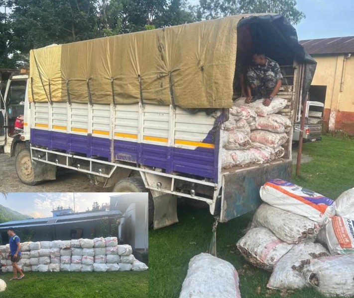 २१ किलो गाँजासहितको ट्रक सशस्त्र प्रहरीको नियन्त्रणमा