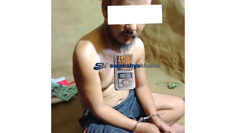 बाँकेको बैजनाथबाट खैरो हेरोइनसहित ३० वर्षीय लोकेन्द्र लागुऔषध नियन्त्रण ब्यूरोको नियन्त्रणमा