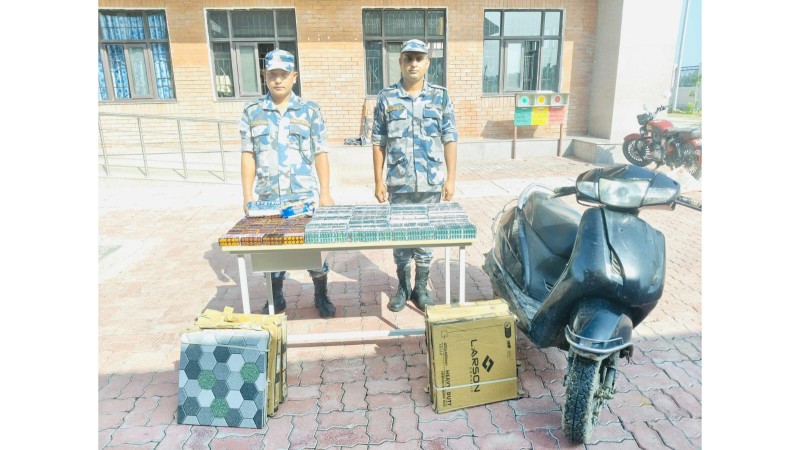 पचपोखराबाट ठुलो परिमाणमा प्रतिवन्धित औषधि र अवैध सामग्री बोकेको स्कुटर सशस्त्रको नियन्त्रणमा