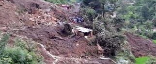 पहिरोले घर पुर्दा वृद्ध दम्पती बेपत्ता
