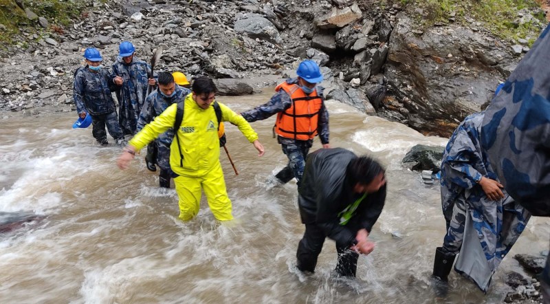 विपद् उद्धारमा सक्रिय सशस्त्र प्रहरी बल