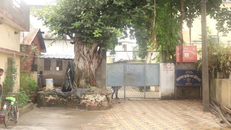 कपिलवस्तु कारागारबाट ४७० कैदी भागे,अदालतमा आगो लगाए