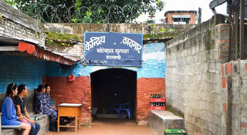 सुन्धारा केन्द्रीय कारागारबाट ३३ सय कैदी फरार,टोपबहादुर रायमाझी र पूर्व गृहसचिव पाण्डे पनि फरार