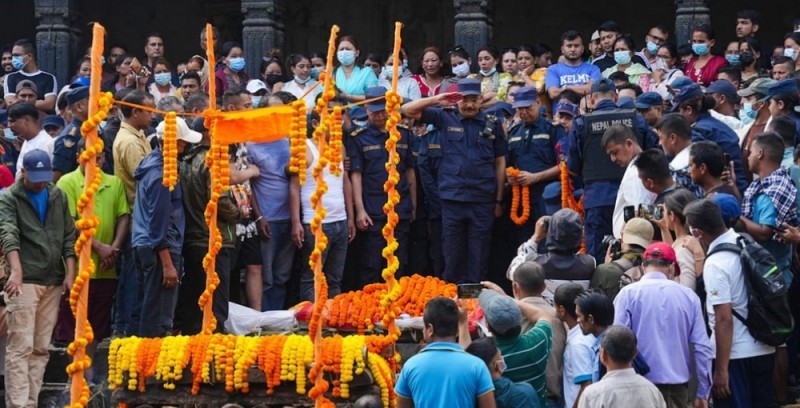 जेन-जी प्रदर्शनमा ज्यान गुमाएका प्रहरीको आर्यघाटमा अन्त्येष्टि